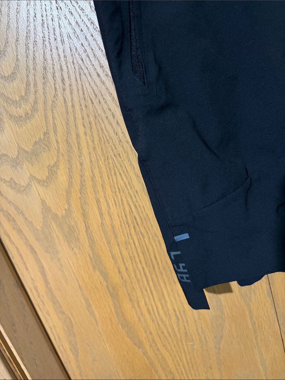 Lululemon license to train large men’s Black Performance Drawstring Shorts - Picture 2 of 7